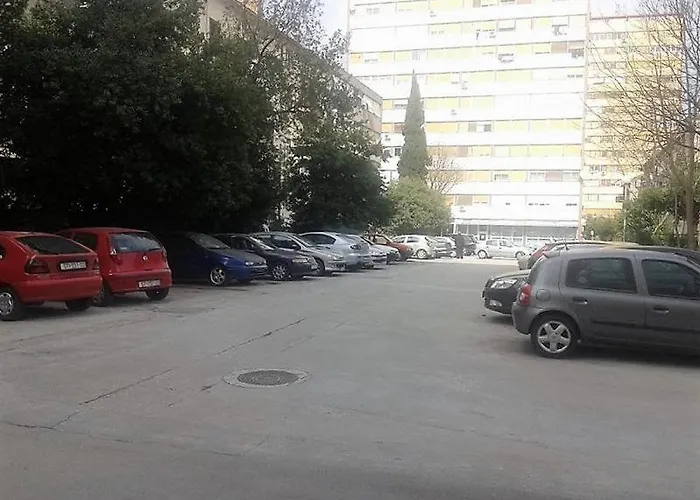 Apartament In With Balcony, Air Conditioning, W-lan, Washing Machine 4656-1 *