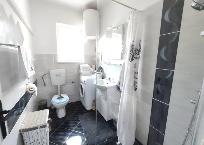 In With Balcony, Air Conditioning, W-lan, Washing Machine 4656-1 Apartament